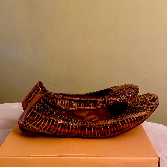 Tory Burch Python Snake Logo Flats - Picture 4 of 16